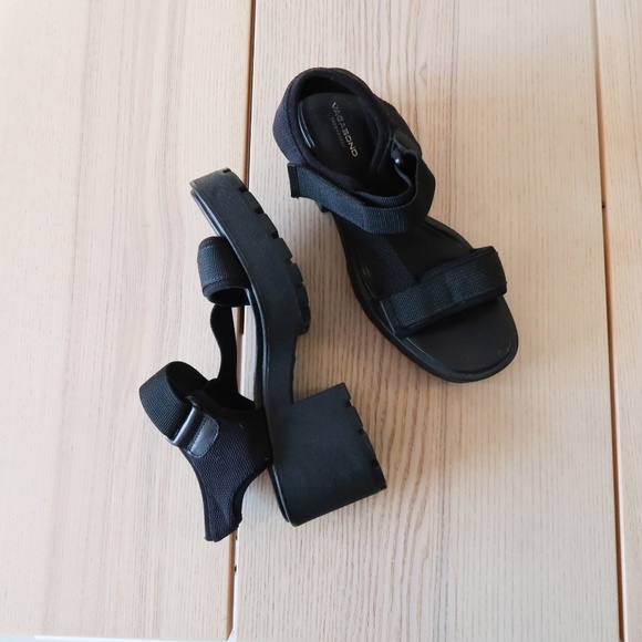 Vagabond Black Chunky Heel Sandals - Picture 3 of 6